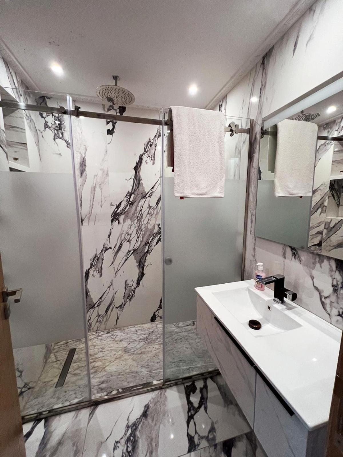 Luxury 3 Bedroom Panoramic Views In Hotspot With Fibre Optic Wifi And Netflix Tangier Bagian luar foto